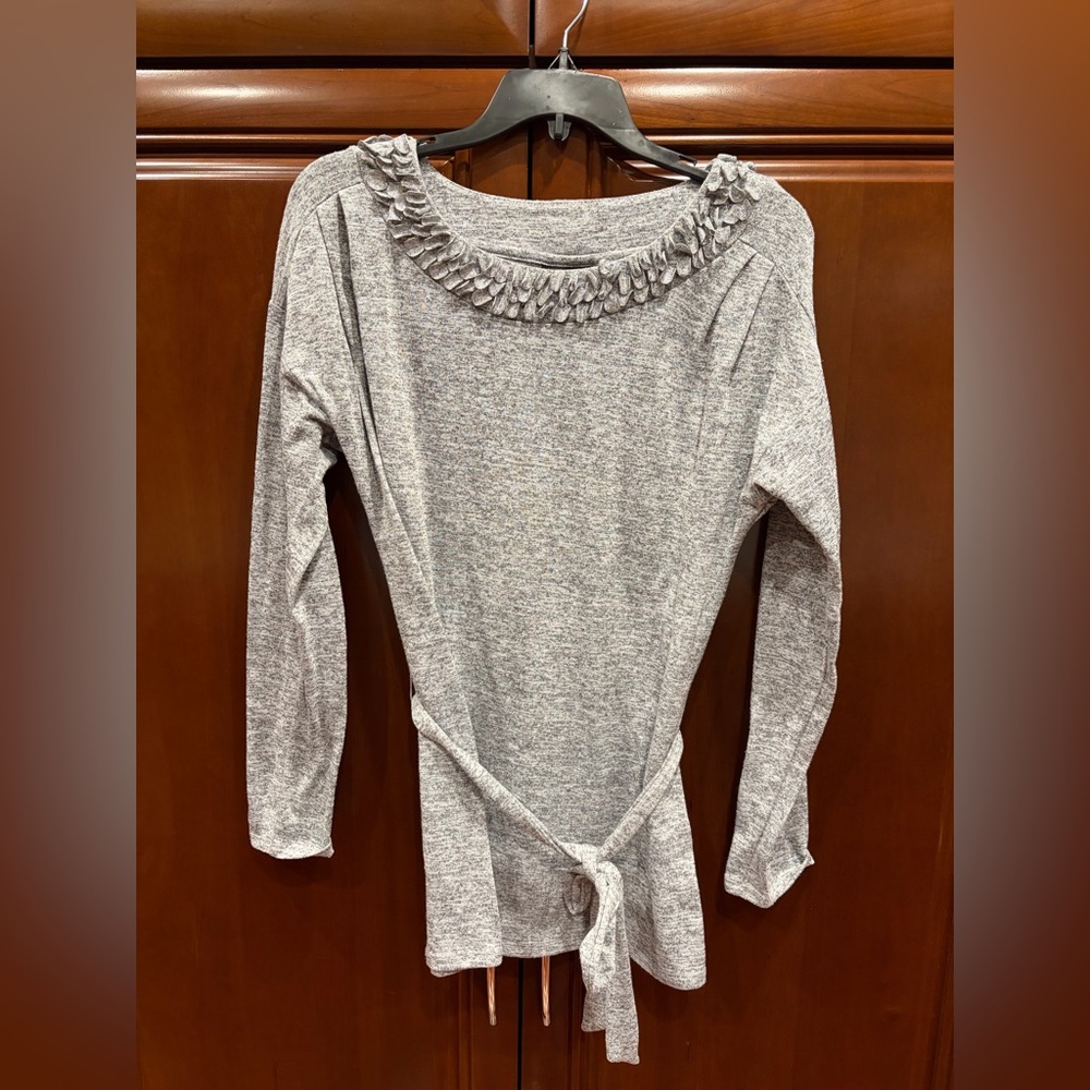 Dana Buchman Gray Heathered Knit Top with Neck Detail - Size M